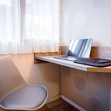 Kyriad Direct Lille Nord - 2*