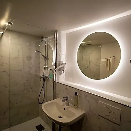 호텔 Kyriad Direct Lille Nord -